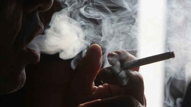 Miami prohíbe fumar y el uso de cigarrillos eléctricos en playas y parques