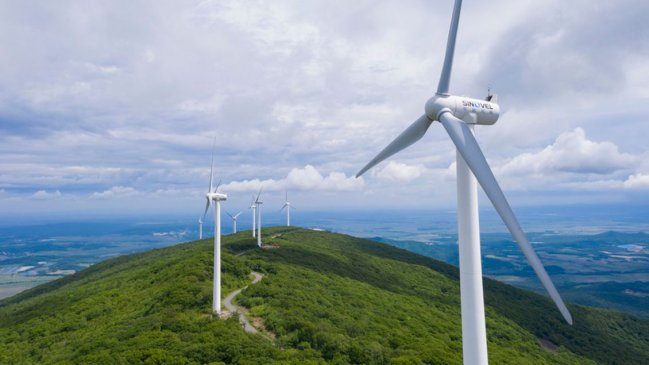 Crece nueva capacidad instalada de energía eólica y fotovoltaica de China