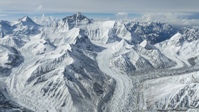 Región del monte Everest experimenta mejora del entorno ecológico, según expertos