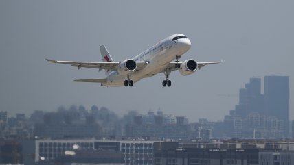   El primer avión de pasajeros chino realizó su vuelo inaugural uniendo Shanghái y Pekín 