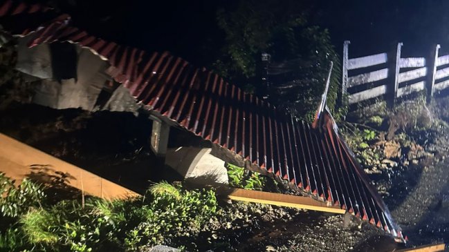   Tromba marina causó voladura de techos en Ancud 