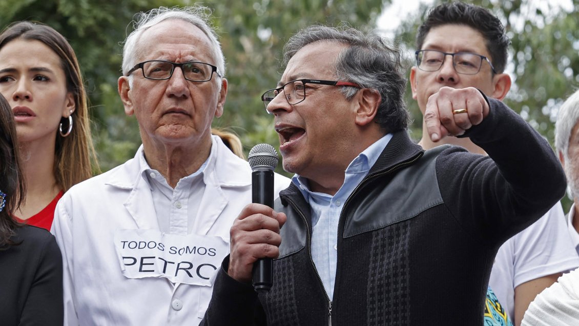 Petro dice que el pueblo defenderá la democracia si hay un 
