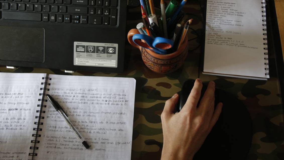 Crisis por virus respiratorios: Ministra Jara instó a empleadores a privilegiar el teletrabajo