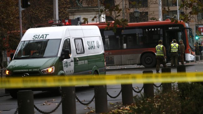 Mujer murió atropellada por micro que desvió su recorrido por manifestaciones en la Alameda