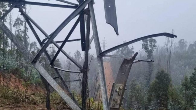 Gobierno y municipio de Valparaíso se querellarán por ataque a torre de alta tensión