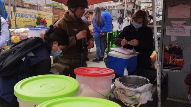 Incautan 100 kilos de comidas tras operativo en feria de Antofagasta