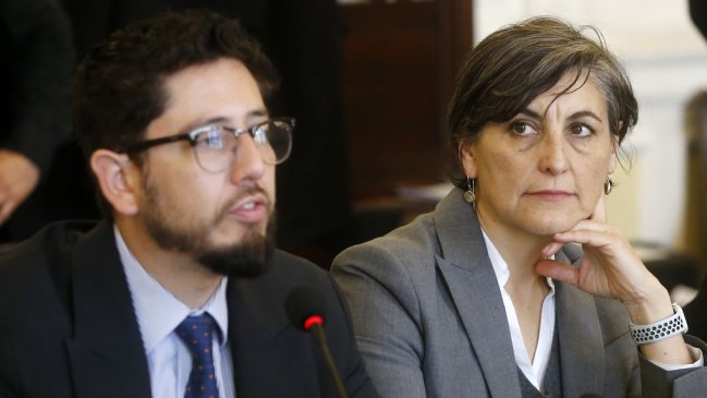 Tras salida de Araos, republicanos dejan en pausa la acusación constitucional a Aguilera