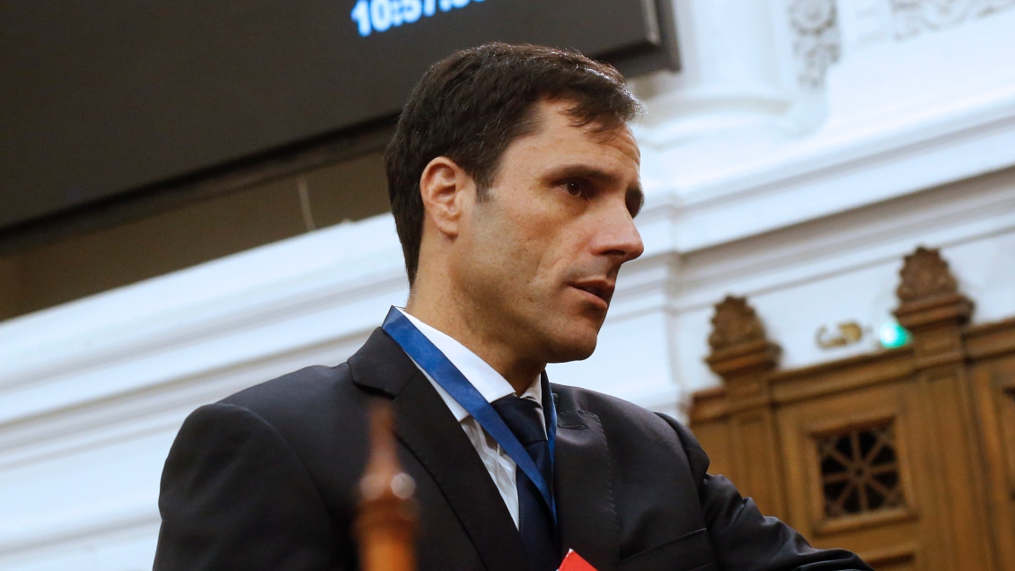 Cámara Baja aprobó resolución que condena los dichos del consejero Luis Silva sobre Pinochet