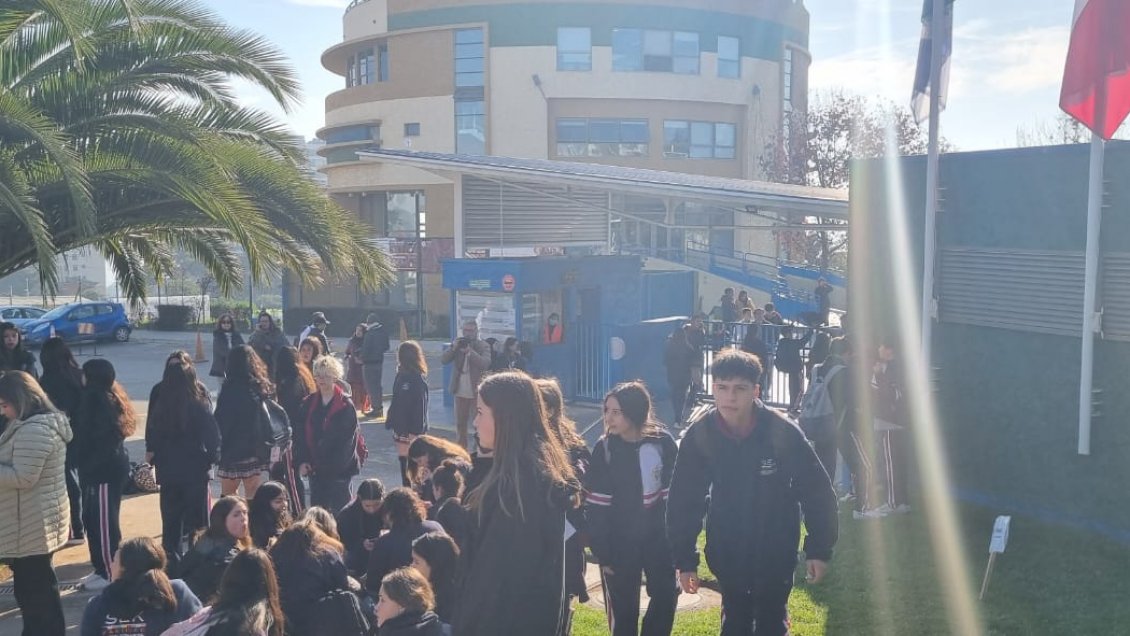 Colegio de Profesores por cierre de colegio SEK Concón: 