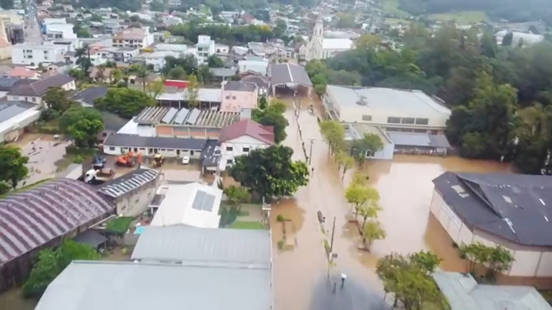 Paso de ciclón por el sur de Brasil dejó al menos 11 muertos y 15 desaparecidos