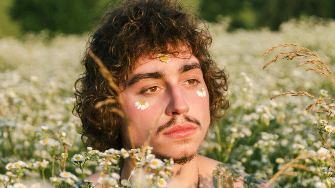 Cantante de Greta Van Fleet revela que es miembro de las comunidades LGBT+