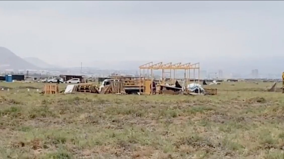 Segunda jornada de desalojos y demoliciones en toma en Playa Las Machas de Arica