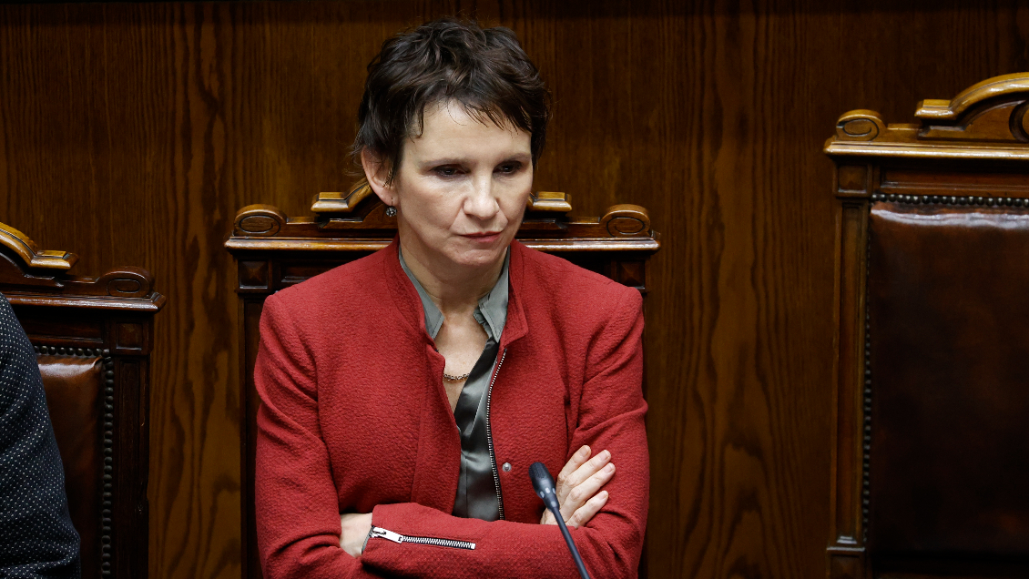 Tohá y polémicos contratos en el Minvu: El mal uso de recursos no se combate desfinanciando políticas sociales