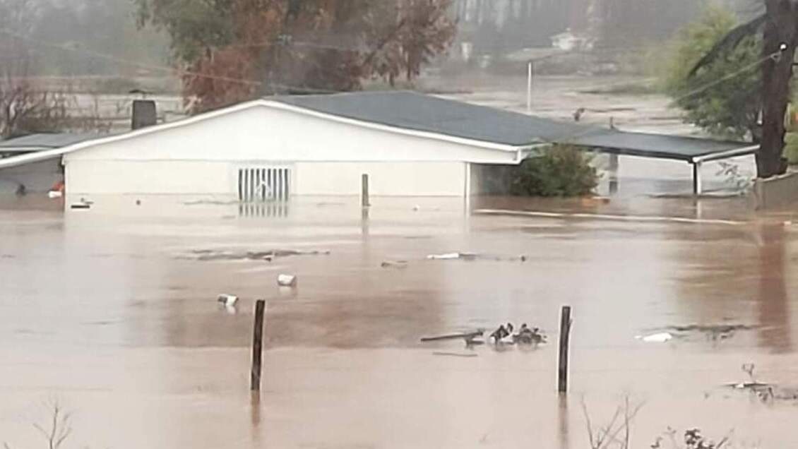 Desbordes y aumentos de caudal provocan desvíos en Ruta 5 Sur y Ruta 68