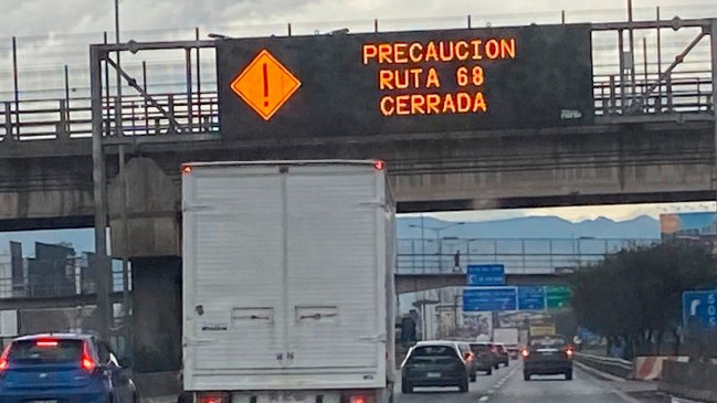 Por crecida del Río Mapocho, autopista pide evitar la Ruta 68 este fin de semana largo