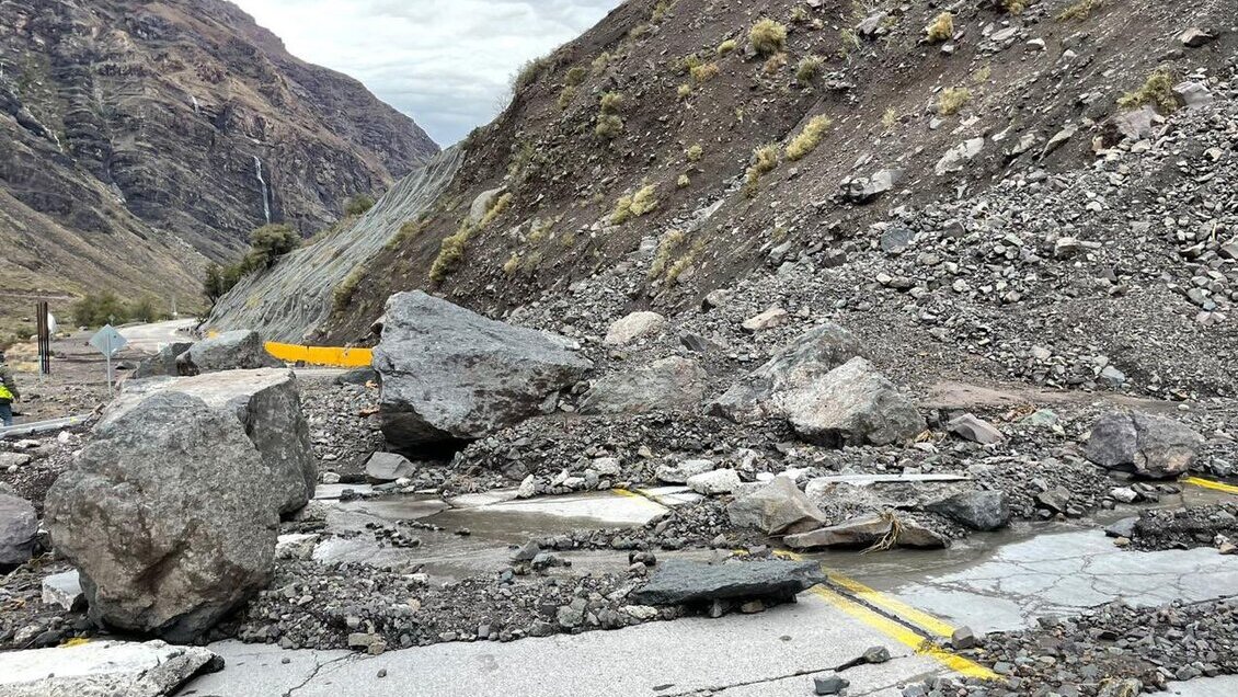Paso Los Libertadores estará cerrado al menos una semana por labores de despeje