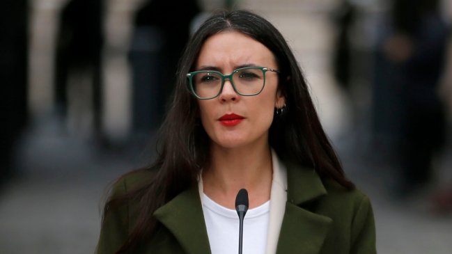 Ministra Vallejo y caso convenios: Se estableció una responsabilidad política con renuncia de subsecretaria