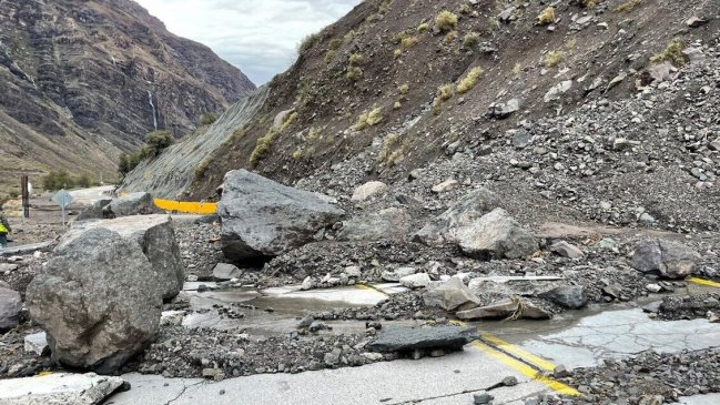 Paso Los Libertadores estará cerrado al menos una semana por labores de despeje