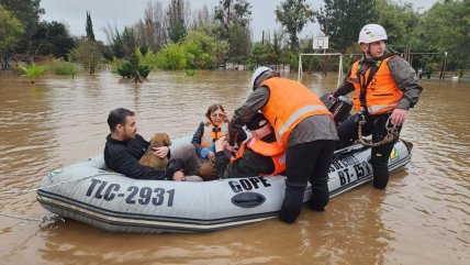   Carabineros dijo haber rescatado y evacuado a casi 500 personas durante el temporal 