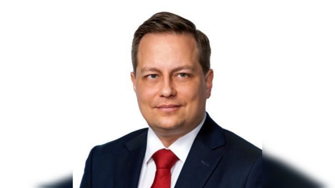 Ministro finlandés con presuntos vínculos neonazis anunció su dimisión