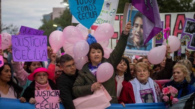 Conmocionado por un presunto femicidio, el norte de Argentina exige 
