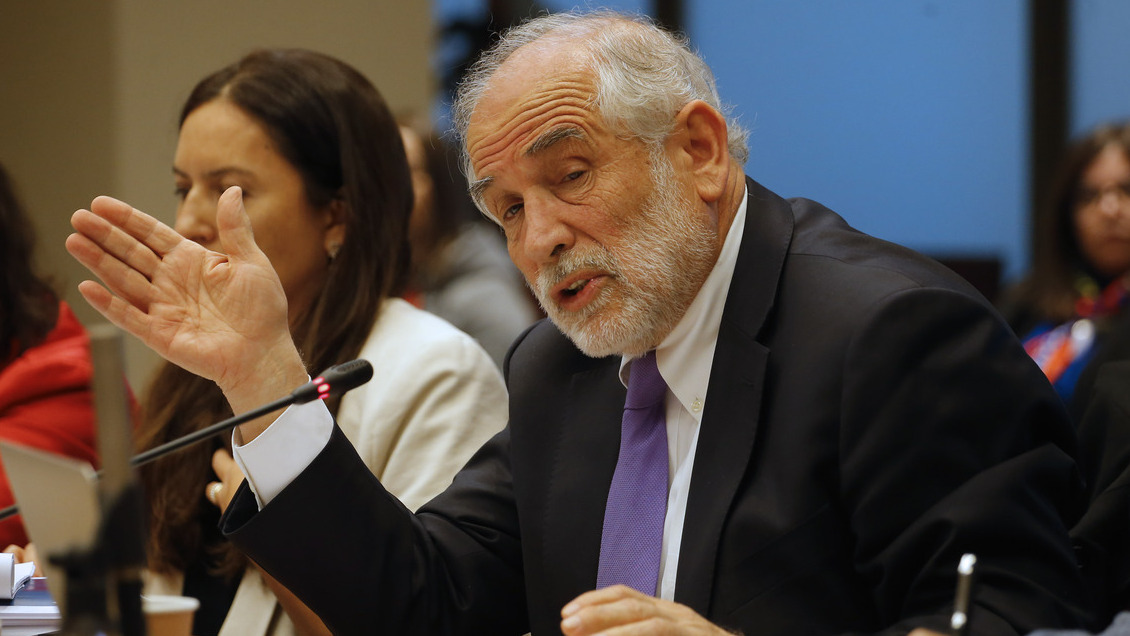 Montes y el lío de dineros en el Minvu: 