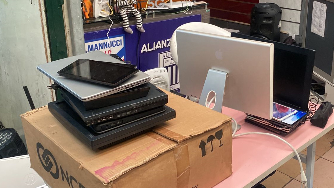 Incautan en el barrio Franklin 200 aparatos robados: Había computadores de colegios de Colina