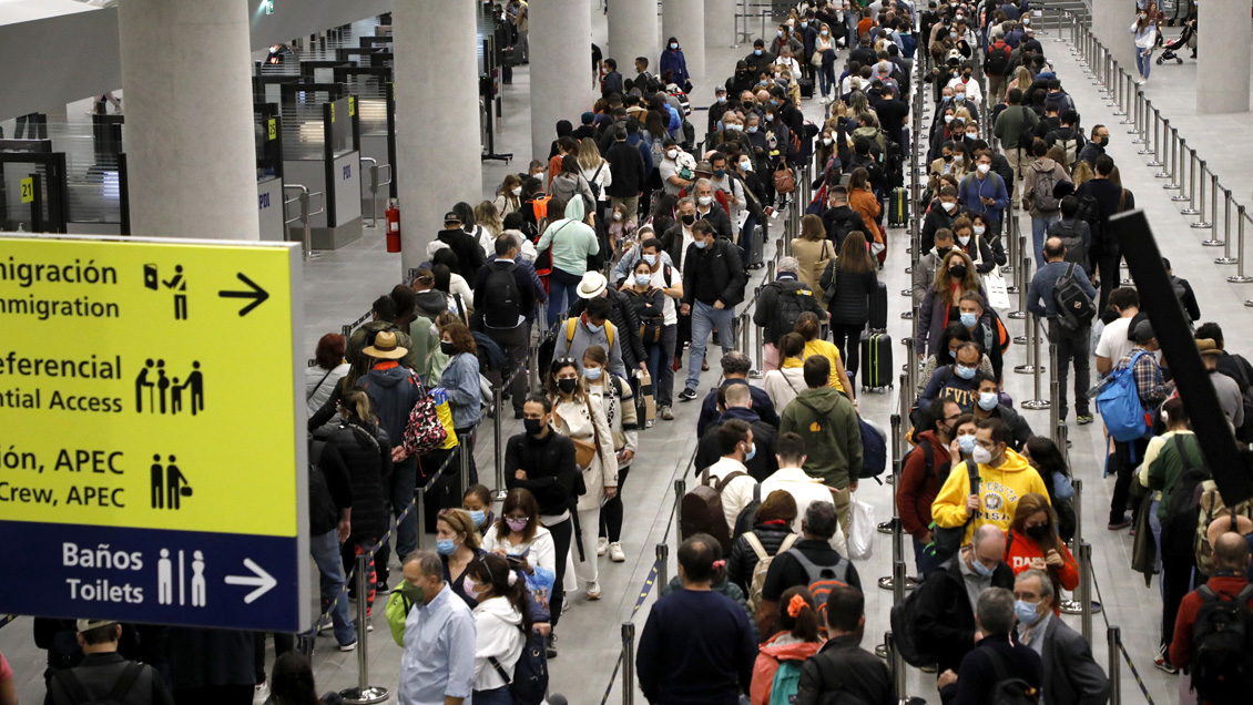 Trabajadores de aeropuertos convocan a paro nacional para septiembre