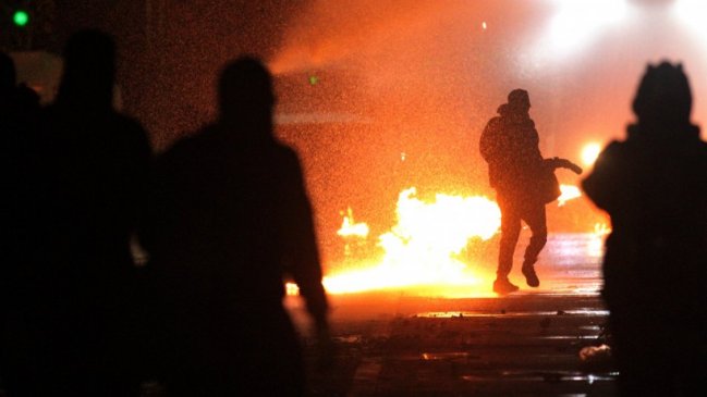 Villa Francia: Noche de barricadas, disparos y enfrentamientos terminó sin detenidos