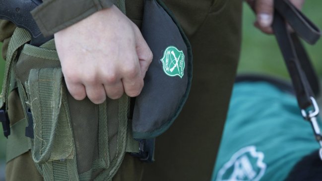 Encapuchados atacaron a balazos a carabineros que resguardan fundo de Vilcún