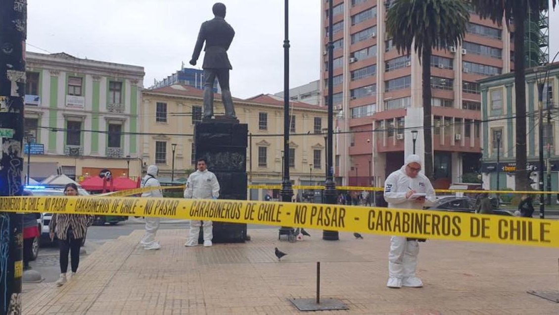 Valparaíso: Un hombre murió tras ser apuñalado en la Plaza Aníbal Pinto