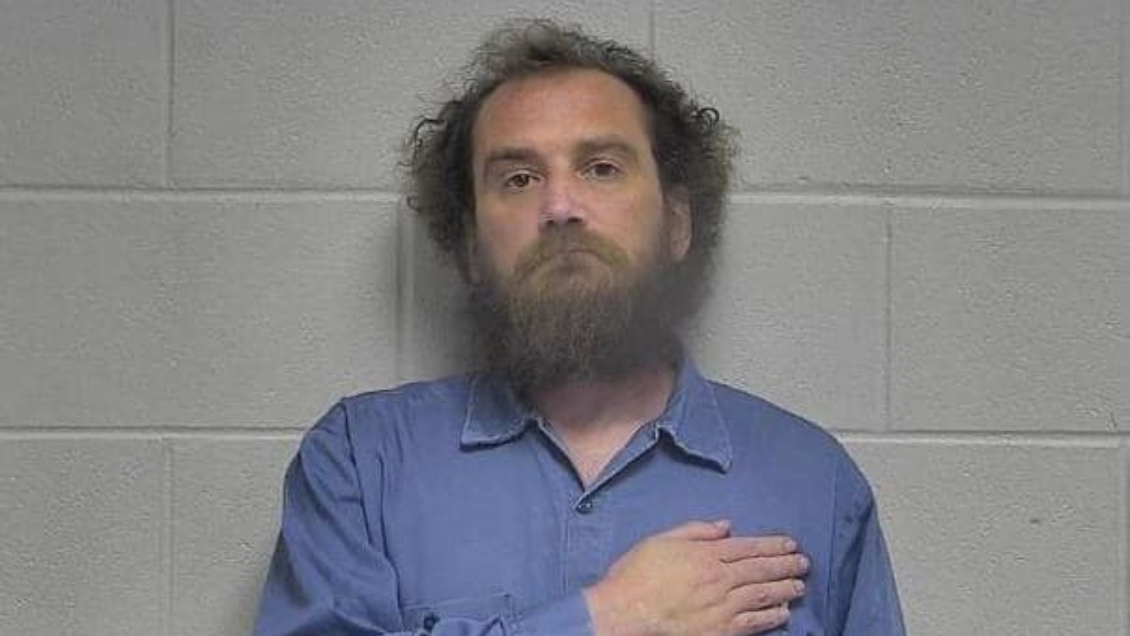 Detienen a hombre que coleccionaba restos humanos para decorar su casa en Estados Unidos