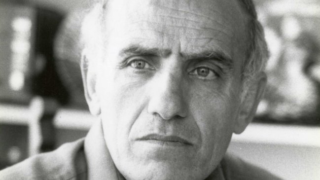 Con placa conmemorativa: Cineteca Nacional de Chile rinde homenaje al fallecido cineasta Abdullah Ommidvar