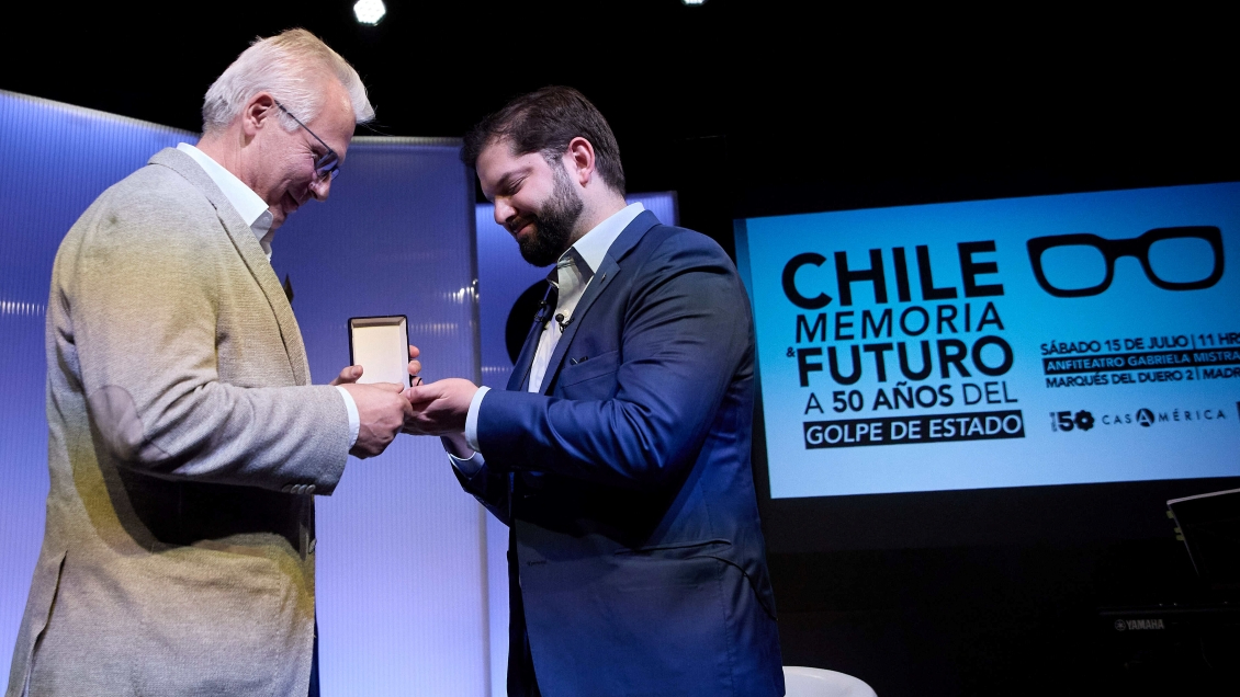 Boric condecoró al exjuez Garzón y despertó críticas en la derecha y expertos