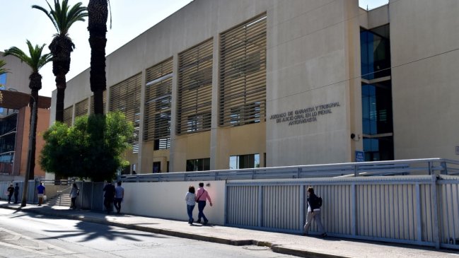 Nueve años de cárcel para sujeto que robó microbús y chocó a cuatro vehículos en Antofagasta