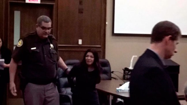 Joven de 19 años fue condenada a tres meses de cárcel por abortar en EEUU