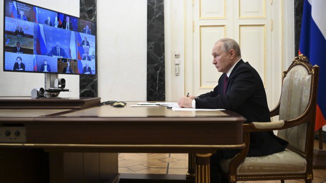 Putin firmó la ley que introduce en su economía el rublo digital