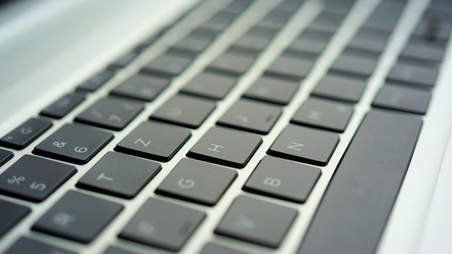 Sustraen computadores desde el Departamento de Educación de la Municipalidad de Coronel