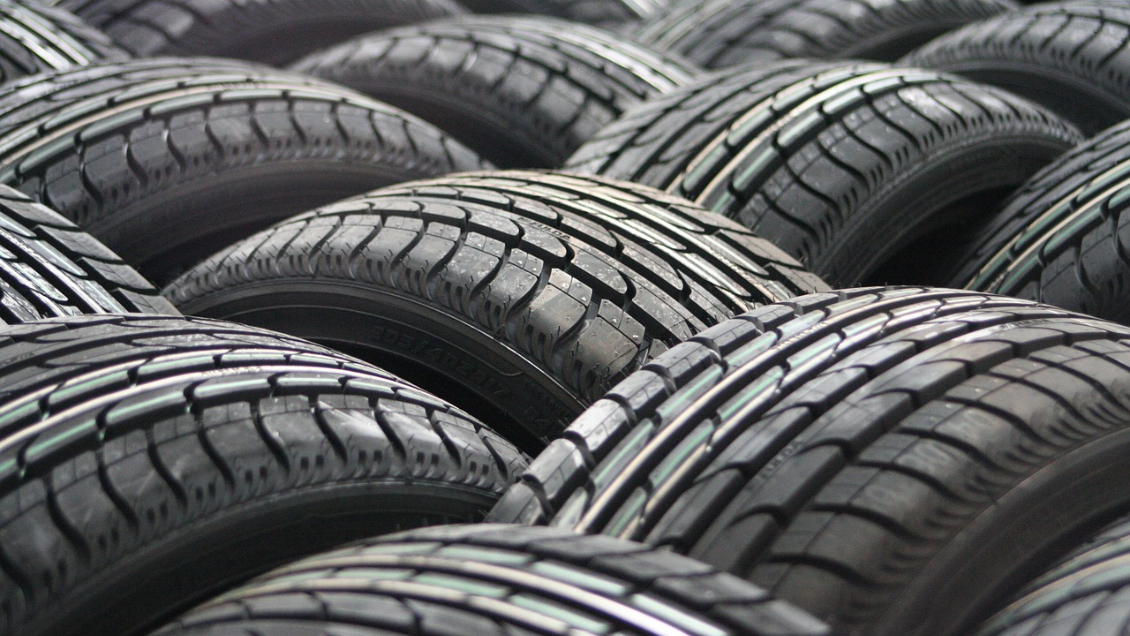 Tribunal Ambiental decretó que las automotoras deben hacerse cargo de los neumáticos