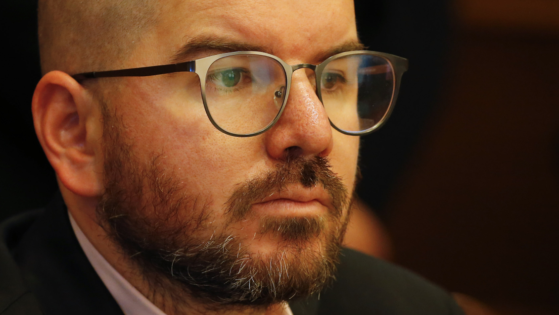 Cadem: 56% de encuestados asocia el 