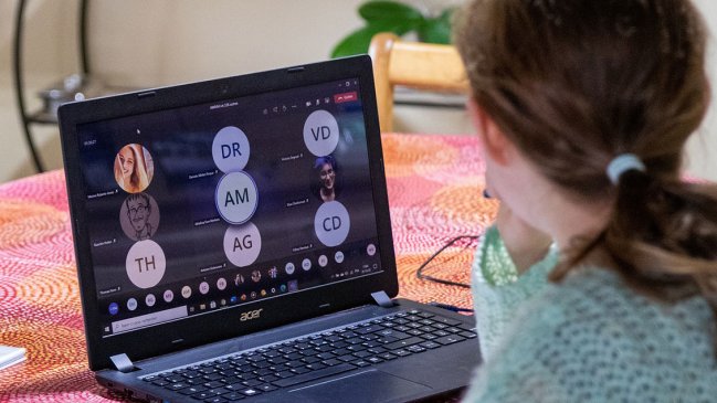 Zoom está en la polémica por el uso de datos para entrenar su inteligencia artificial