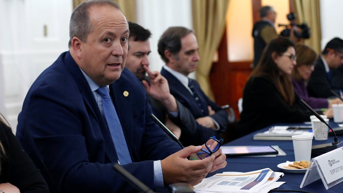 Valencia y citación a ministros por caso Convenios: Todas las personas están obligadas a comparecer