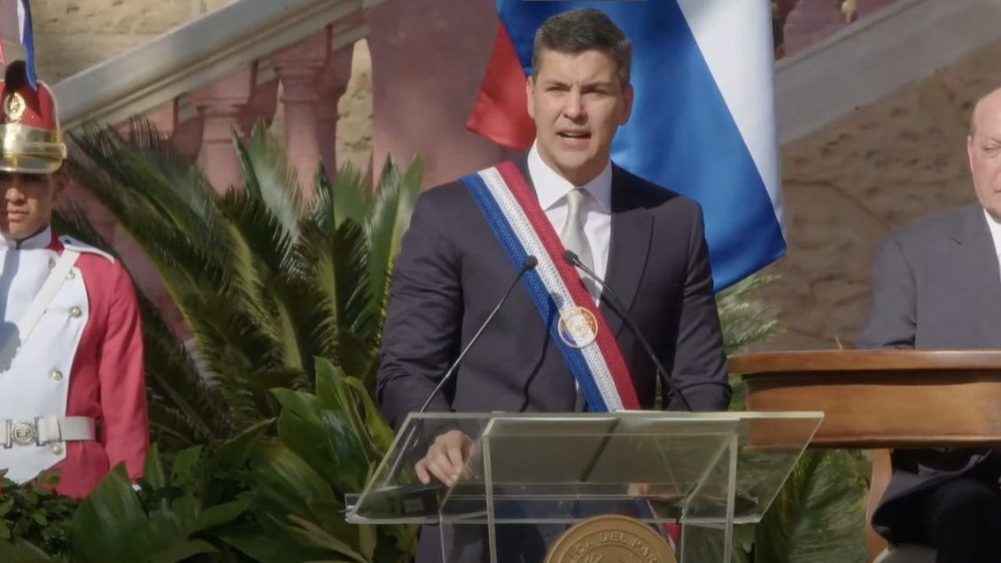 Economista Santiago Peña asumió como presidente de Paraguay