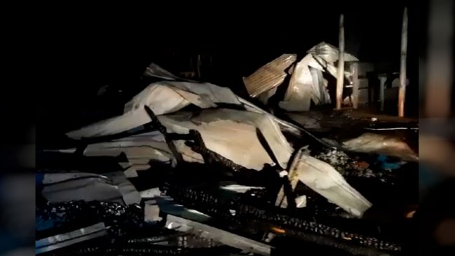 Resistencia Mapuche Malleco se atribuyó la quema de una escuela en Curacautín