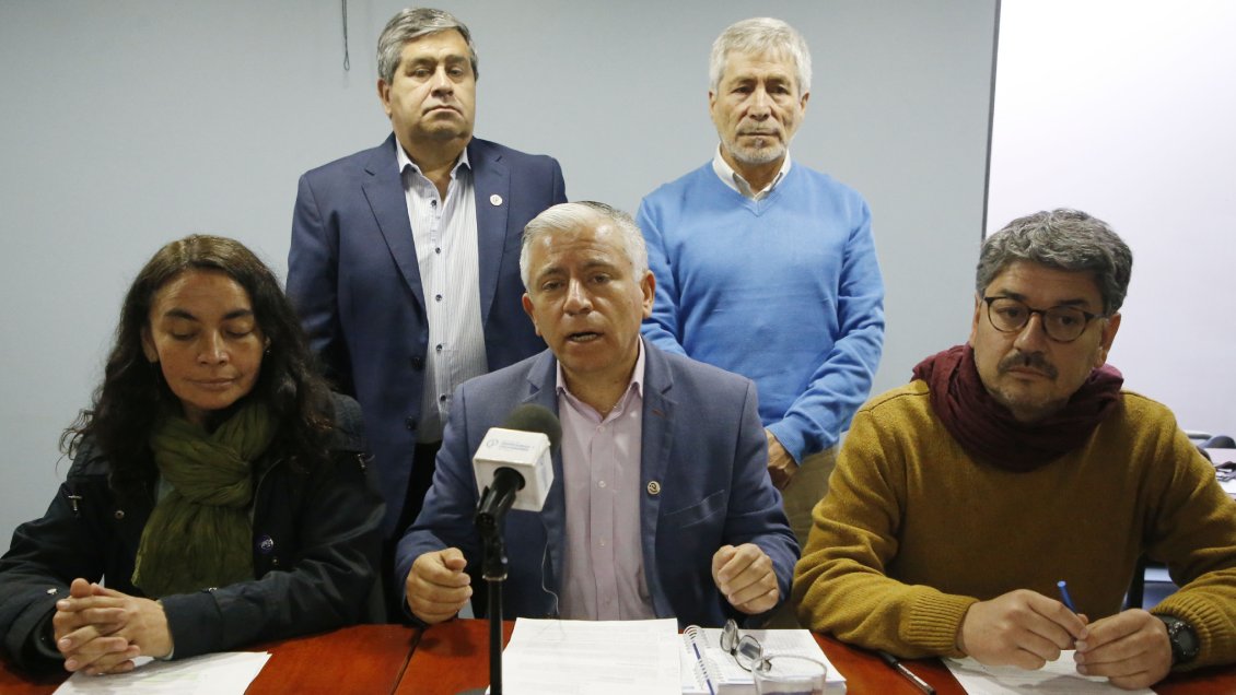 A falta de respuesta del Mineduc, el Colegio de Profesores evalúa un paro indefinido