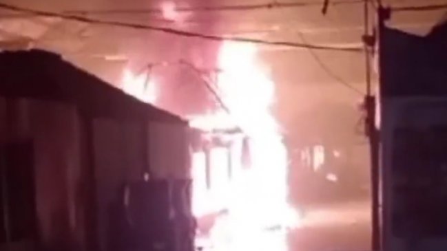 Incendio consumió locales del Mercado Municipal de Tocopilla