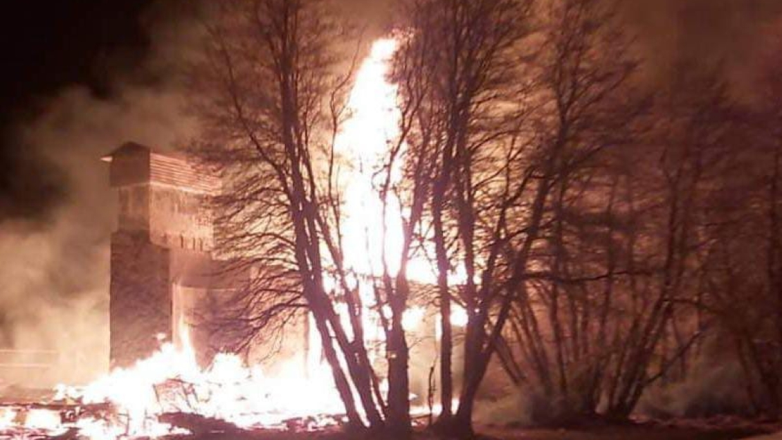 Ataque incendiario afectó a cabaña en la comuna de Lonquimay