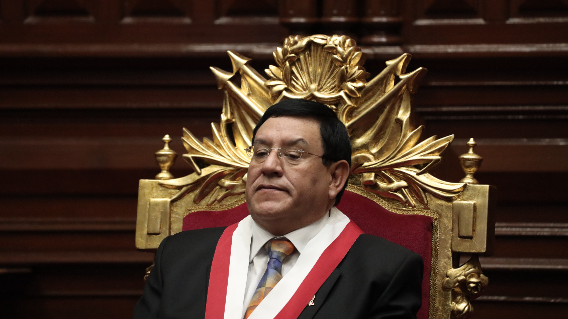 Fiscalía de Perú investiga al presidente del Congreso por corrupción