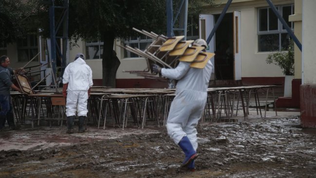 Inundaciones en zona central: ¿Qué colegios y jardines infantiles mantienen sus clases suspendidas?
