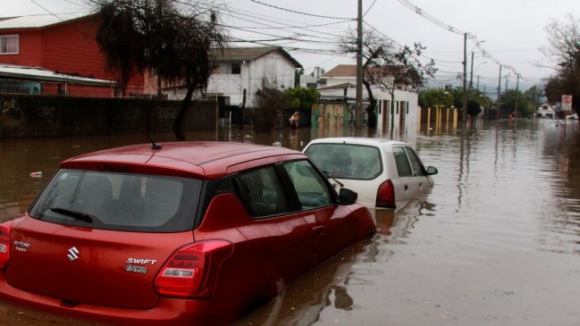 Sistema frontal: Mineduc suspendió clases en 76 comunas del país